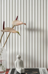 Pannelli decorativi 3D a lamelle doghe bianche pitturabili, boiserie per rivestimento pareti da interno| DOGHE STRETTE | Lunghezza 2,7 metri o 2 metri | Pannelli acustici componibili in duropolimero