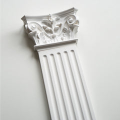 Lesena decorativa in stile corinzio a parete,  pilastro colonna piatta romana, greca, in poliuretano robusto | Altezza totale 240cm