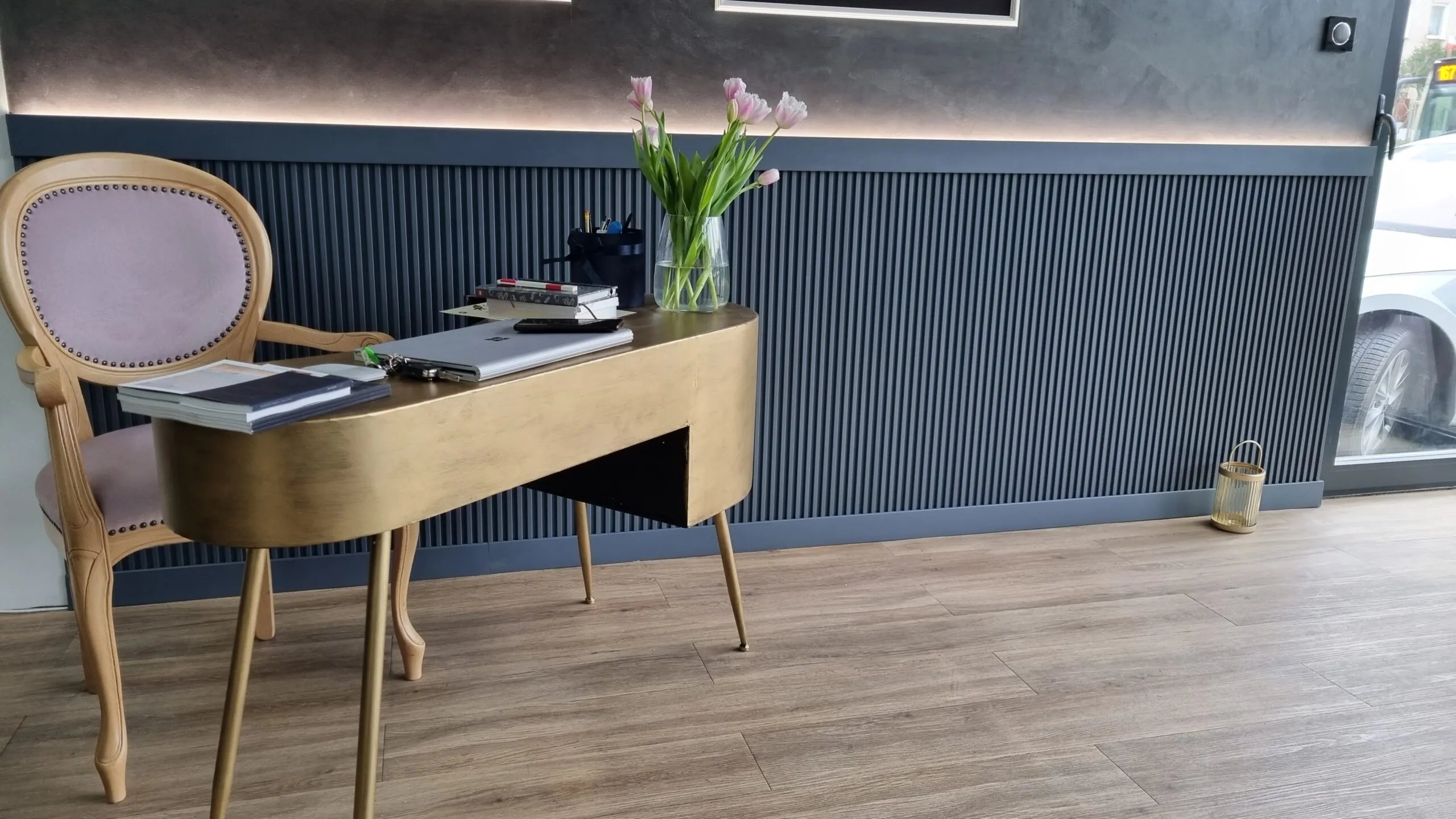 Pannelli decorativi 3D a lamelle doghe bianche pitturabili, boiserie per rivestimento pareti da interno| DOGHE STRETTE | Lunghezza 2,7 metri o 2 metri | Pannelli acustici componibili in duropolimero