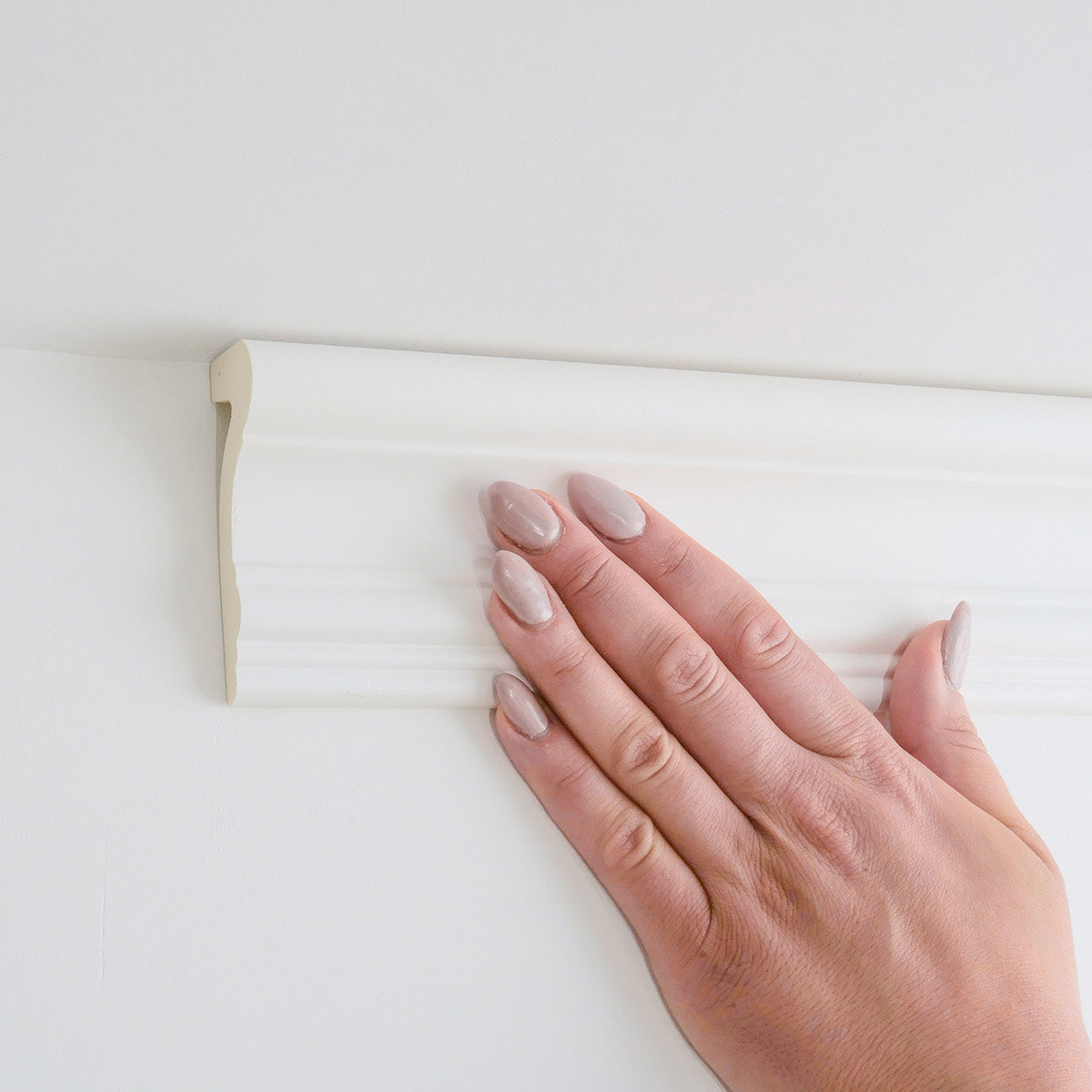 CR816 - Cornici da 2 metri per parete boiserie, profilo decorativo 3d in poliuretano bianco rigido da applicare a muro